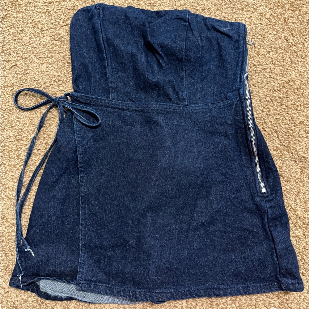 Lulu’s denim romper - Picture 3 of 3